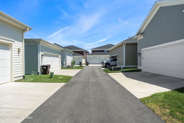 6115 Passionflower Dr, Prospect, KY 40059 - view of asphalt driveway