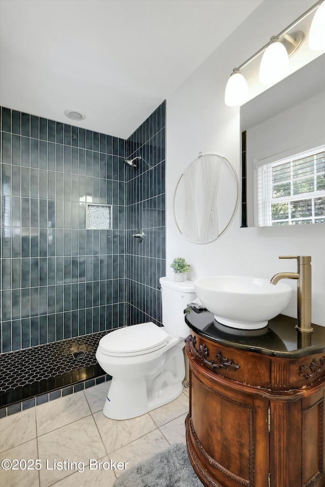 3407 Hillsboro Rd, Louisville, KY 40207 - bathroom featuring tiled shower and vanity