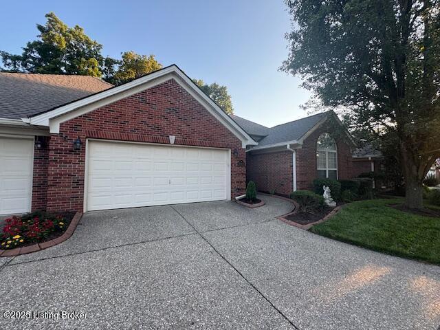 10410 Dove Chase Cir, Louisville, KY 40299 - photo 1