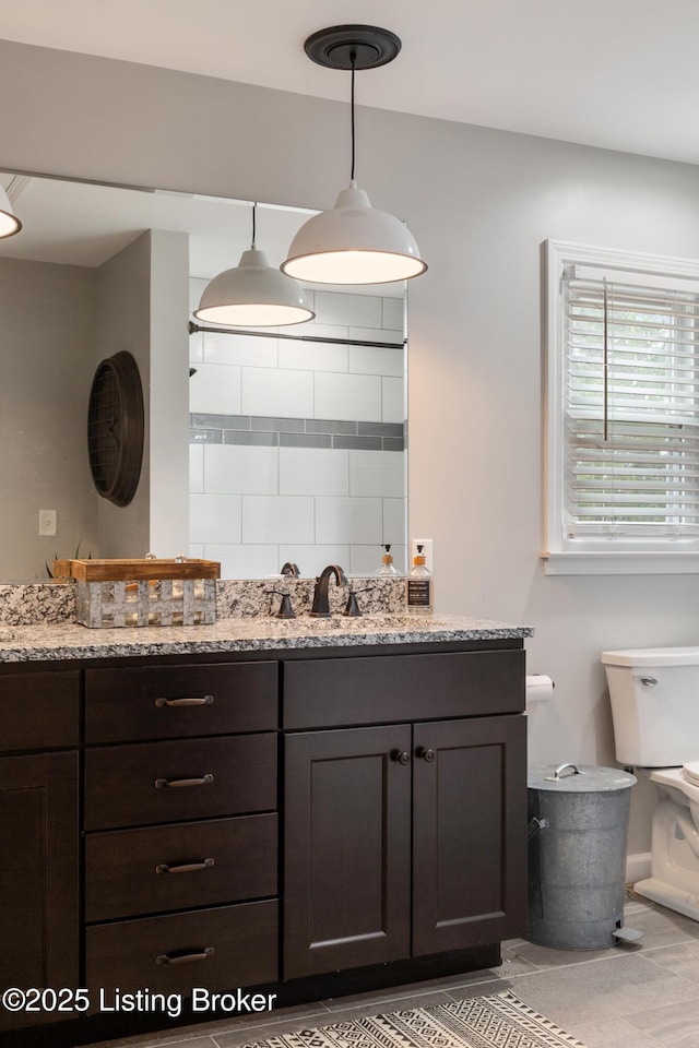 10020 Oak Grove Rd, Louisville, KY 40291 - full bath featuring double vanity and decorative backsplash