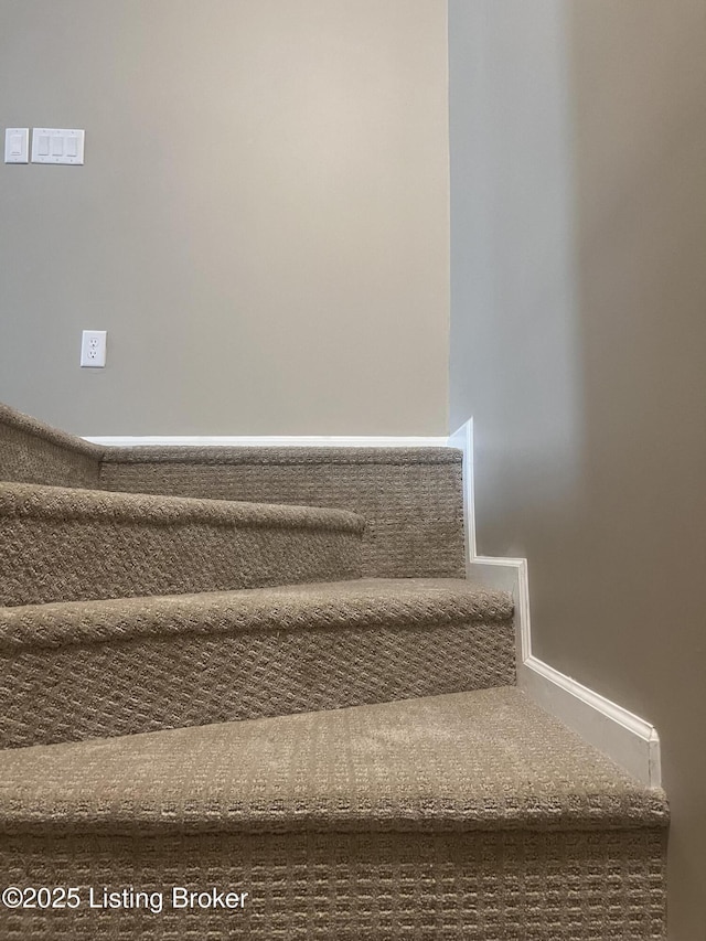 9403 Alex Ct, Louisville, KY 40299 - view of stairway