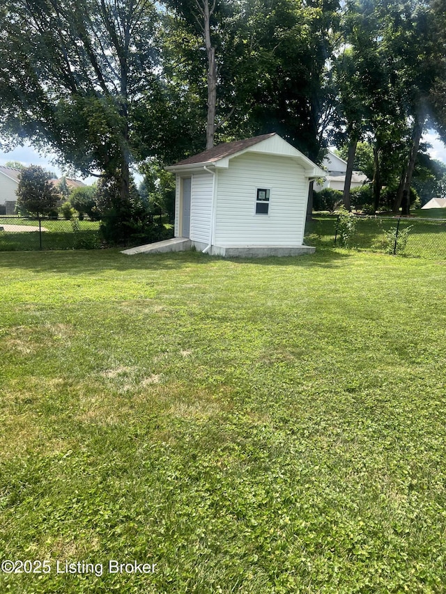 9403 Alex Ct, Louisville, KY 40299 - view of yard with a storage shed