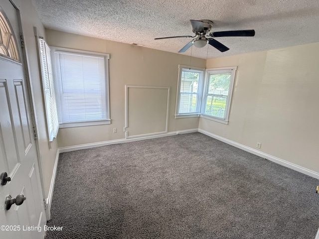 934 Palatka Rd, Louisville, KY 40214 - carpeted spare room featuring a textured ceiling and ceiling fan