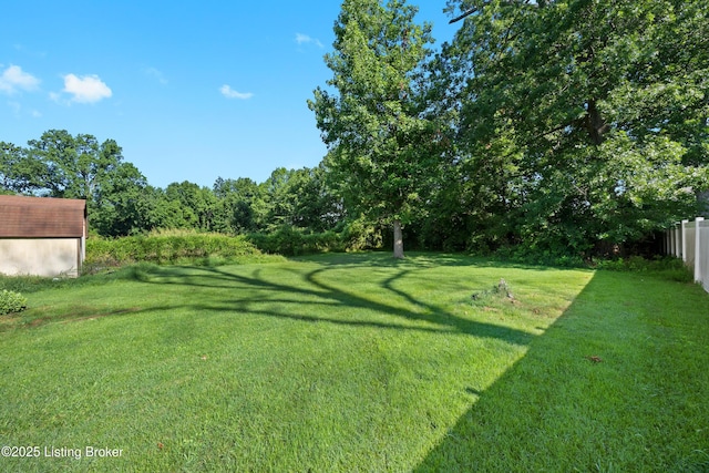 1291 Lipps Ln, Louisville, KY 40219 - view of yard with an outbuilding