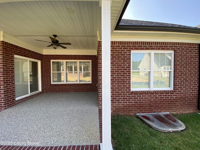 7508 Pavilion Park Rd, Louisville, KY 40214 - view of patio / terrace with ceiling fan