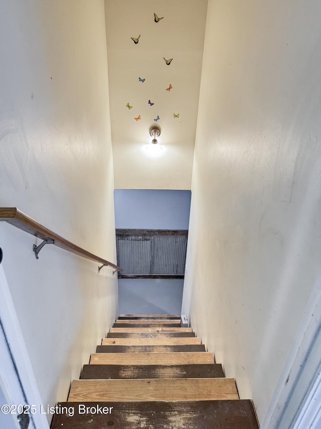 599 Ritchie Dr, Brandenburg, KY 40108 - view of stairs