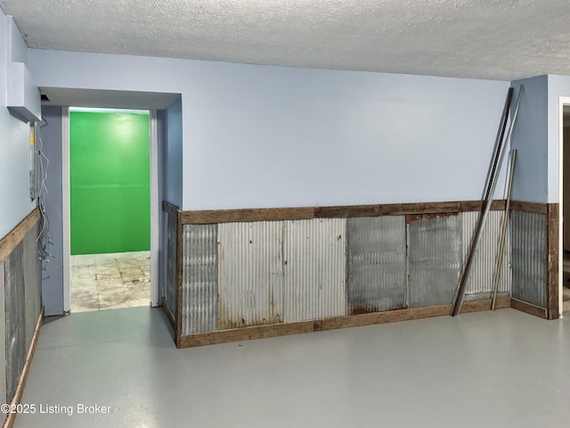599 Ritchie Dr, Brandenburg, KY 40108 - below grade area featuring a textured ceiling