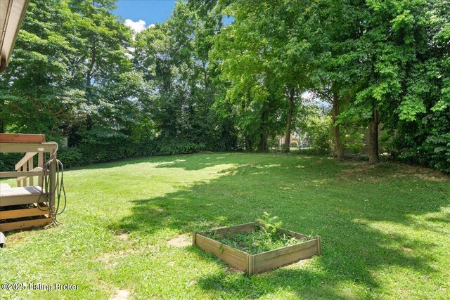 3706 Glenlea Way, Jeffersontown, KY 40299 - view of grassy yard with a vegetable garden
