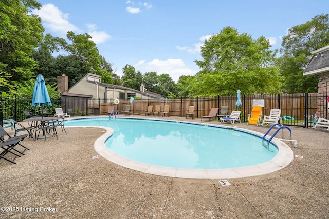 521 Zorn Ave Apt G8, Louisville, KY 40206 - community pool with a patio