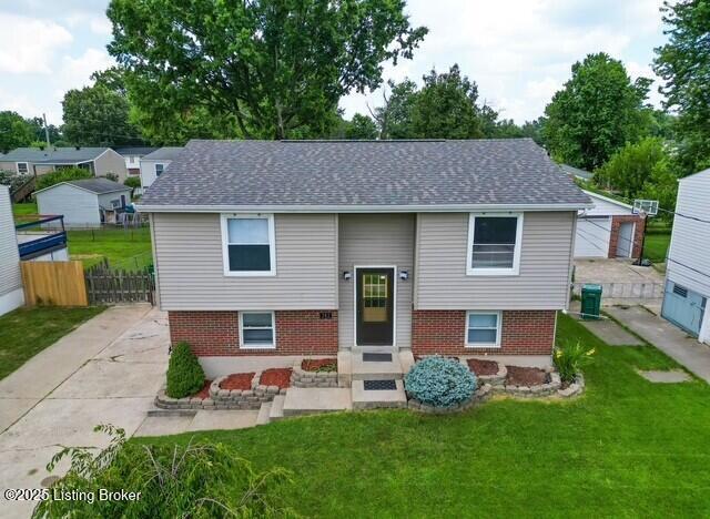 382 Saguaro Dr, Louisville, KY 40229 - photo 1