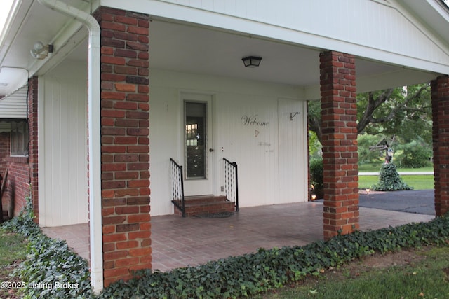 1600 Normandy Rd, Taylorsville, KY 40071 - property entrance featuring brick siding