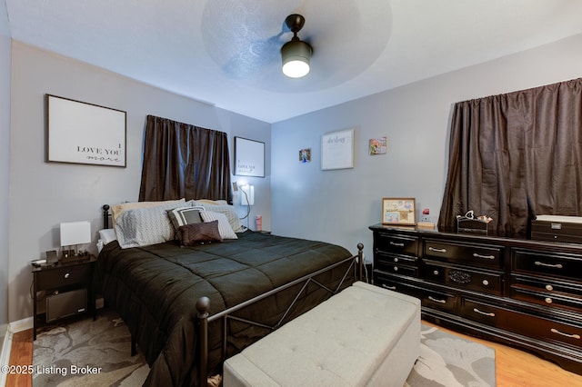 9602 Willowwood Way, Louisville, KY 40299 - bedroom with light wood-style flooring and a ceiling fan