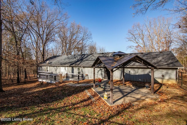 41 Raspberry Ct, Brandenburg, KY 40108 - view of front of home featuring a patio area and a shingled roof