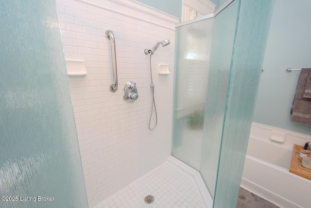 1211 Everett Ave, Louisville, KY 40204 - full bath featuring a stall shower and a garden tub