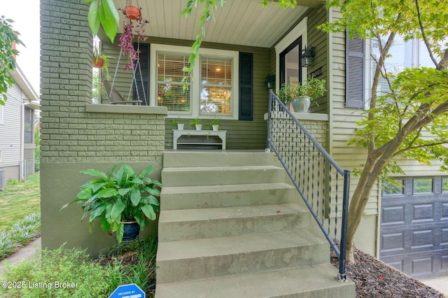 1700 Shady Ln, Louisville, KY 40205 - doorway to property featuring a porch