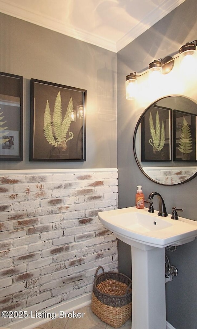 4201 Patterson Park Ct, Louisville, KY 40299 - bathroom featuring crown molding and a sink