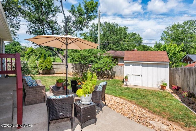 1701 Quarry Hill Rd, Louisville, KY 40213 - fenced backyard with a patio and a shed