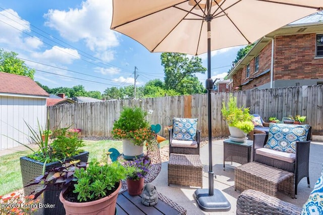1701 Quarry Hill Rd, Louisville, KY 40213 - fenced backyard featuring an outdoor living space