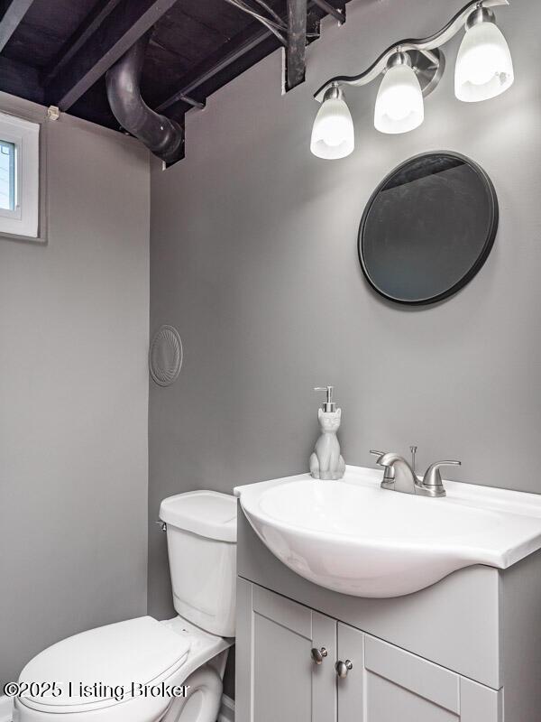 1701 Quarry Hill Rd, Louisville, KY 40213 - half bathroom with toilet and vanity