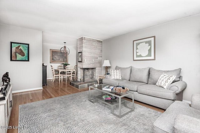 1701 Quarry Hill Rd, Louisville, KY 40213 - living area with wood finished floors and baseboards