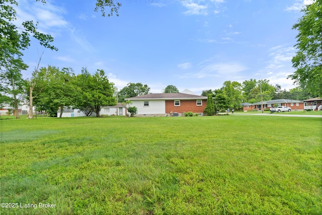 8703 Fernview Dr, Louisville, KY 40291 - view of grassy yard