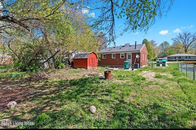 3116 Wilkie Rd, Louisville, KY 40216 - view of yard with a shed