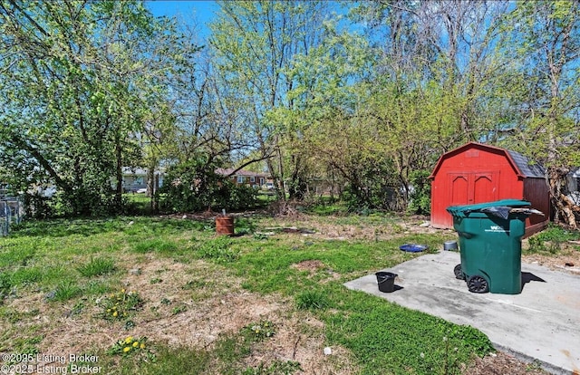3116 Wilkie Rd, Louisville, KY 40216 - view of yard featuring a storage unit