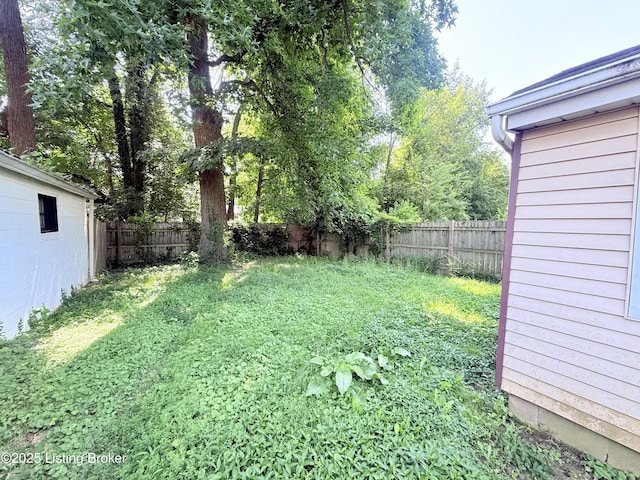 5123 Reed Ave, Louisville, KY 40214 - view of fenced backyard