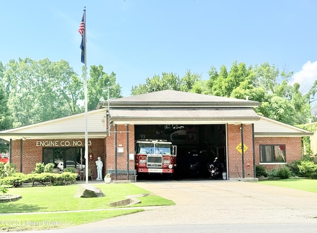 5123 Reed Ave, Louisville, KY 40214 - view of car parking