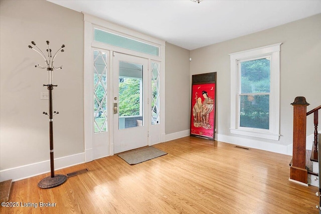 2449 Ransdell Ave, Louisville, KY 40204 - foyer entrance with wood finished floors and baseboards