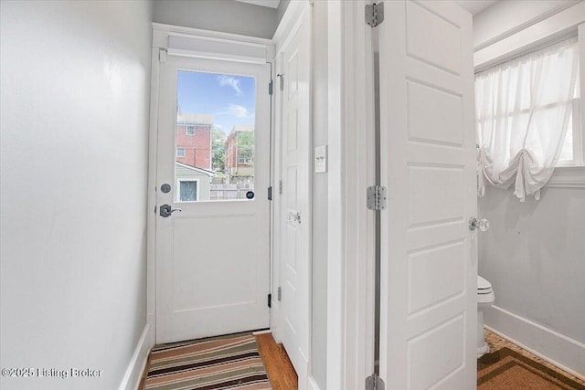 2449 Ransdell Ave, Louisville, KY 40204 - entryway featuring baseboards