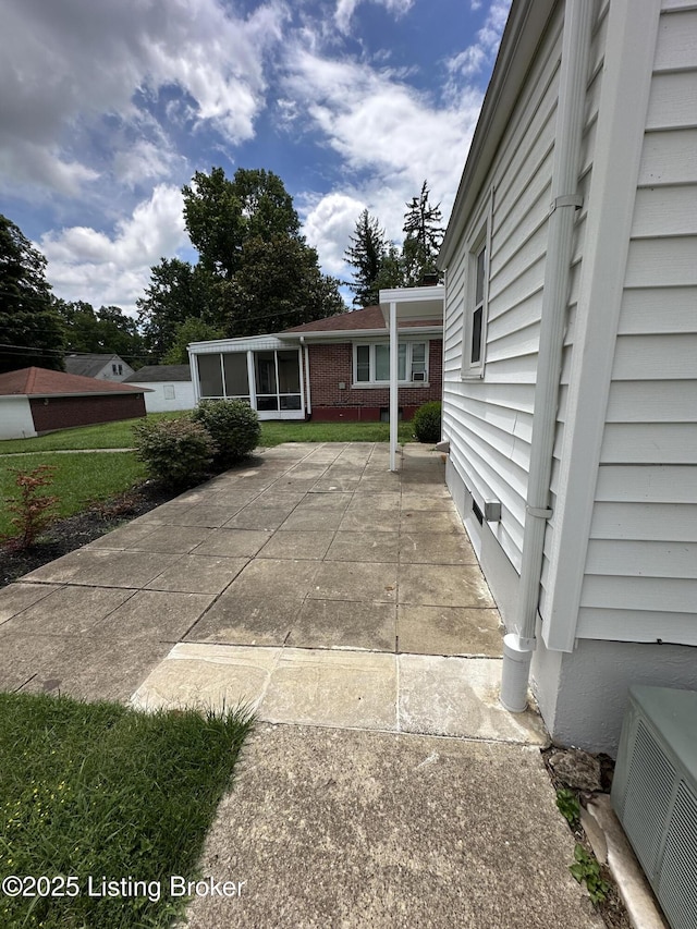 1017 Southwestern Pkwy, Louisville, KY 40211 - photo 11