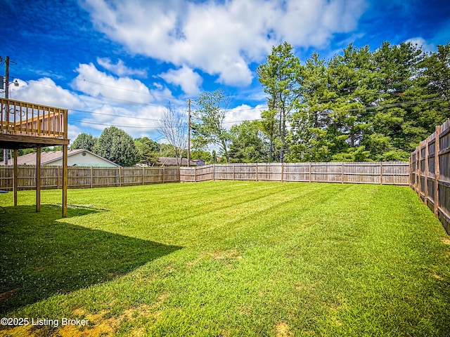1410 Sycamore Ln, Leitchfield, KY 42754 - fenced backyard with a wooden deck