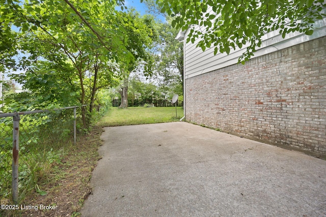 547 Wyandot Ct, Radcliff, KY 40160 - view of patio / terrace