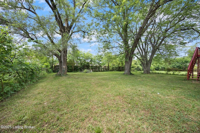 547 Wyandot Ct, Radcliff, KY 40160 - view of yard featuring stairway
