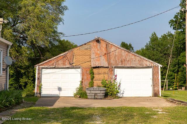 4883 S Reeves Rd, Scottsburg, IN 47170 - view of detached garage