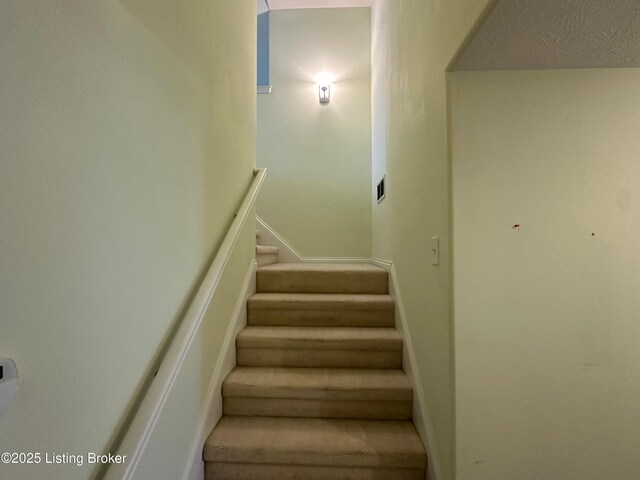 8 San Juan Ct, Elizabethtown, KY 42701 - view of staircase