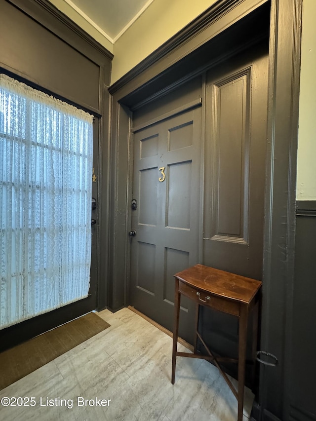 416 Belgravia Ct, Louisville, KY 40208 - entryway featuring wood finished floors