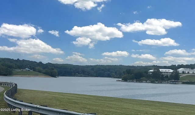 400 Warbler Rd, Brandenburg, KY 40108