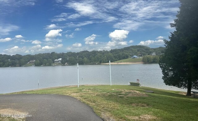 400 Warbler Rd, Brandenburg, KY 40108