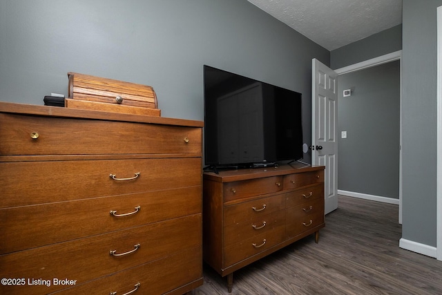 1008 E Mailback Way, Crestwood, KY 40014 - bedroom featuring dark wood finished floors and a textured ceiling