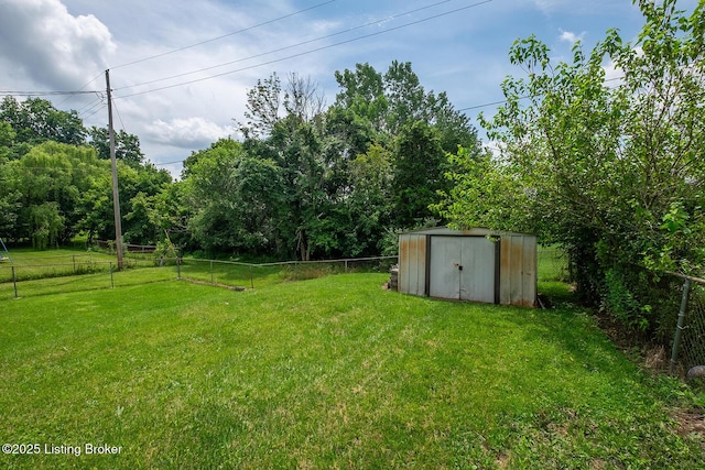 1008 E Mailback Way, Crestwood, KY 40014 - fenced backyard with a storage shed