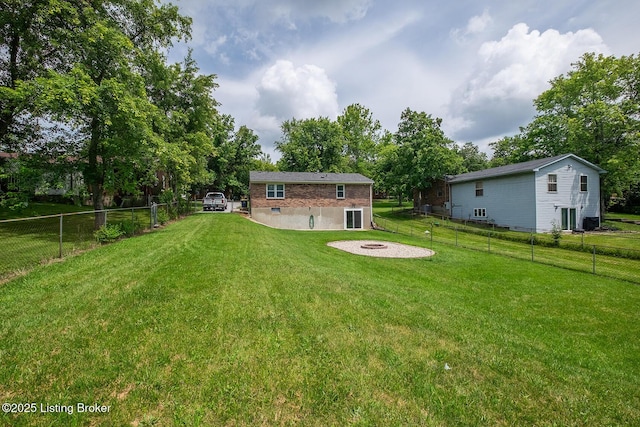 1008 E Mailback Way, Crestwood, KY 40014 - fenced backyard with a fire pit
