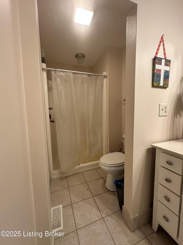 509 Piping Rock Rd, Brandenburg, KY 40108 - bathroom featuring tile patterned flooring, vanity, and a shower with curtain