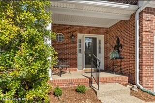 9011 Lyndon Lakes Pl, Louisville, KY 40242 - photo 2