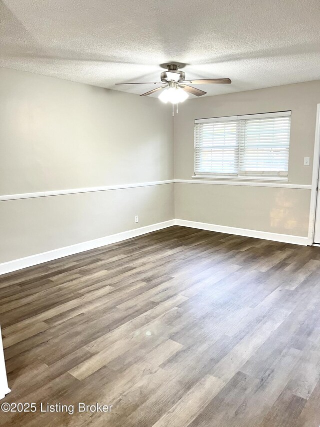 9807 Gandy Rd, Louisville, KY 40272 - photo 3