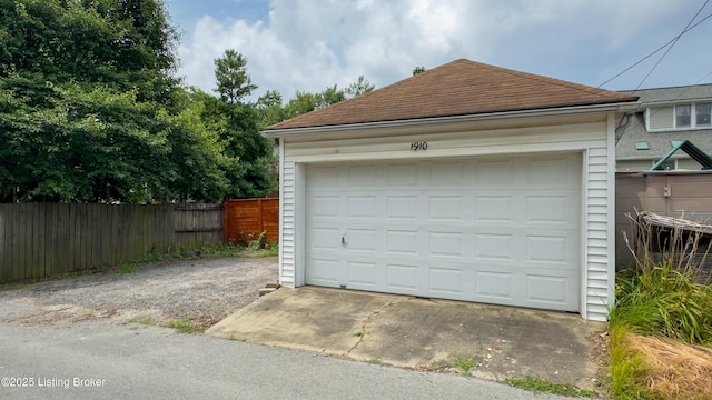 1910 Alfresco Pl, Louisville, KY 40205 - view of detached garage
