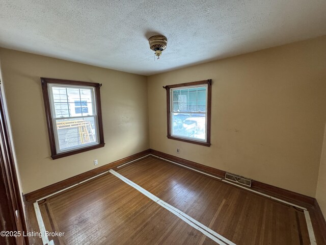 1544 Catalpa St, Louisville, KY 40211 - photo 9