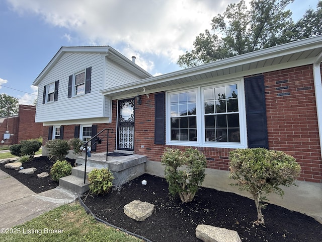 9512 Hudson Ln, Louisville, KY 40291 - photo 1