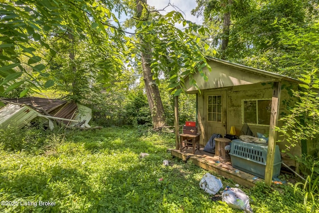 363 S Deepwood Dr, Radcliff, KY 40160 - view of yard featuring an outdoor structure